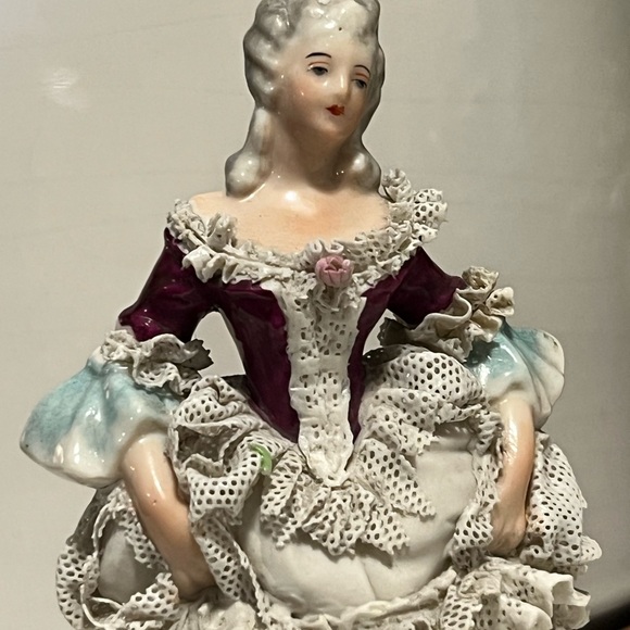 PAIR COLONIAL CAPODIMONTE COUPLE BOY GIRL DOVE FLOWERS,DRESDEN LACE - Picture 3 of 12